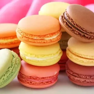 Macarons 2 Pieces Macarons 2 Pieces